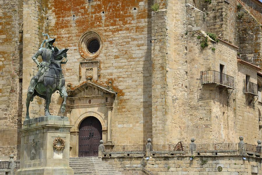 Equestrian Statue of Pizarro