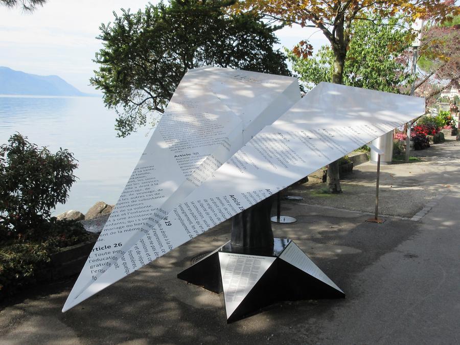 Montreux - Lakeside Promenade; 'Messager' (des Droits de l'Homme), DeLa Perouze