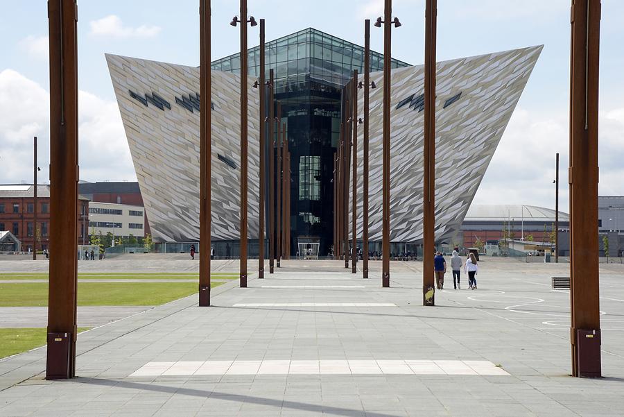 Belfast - Harbour; Titanic Museum