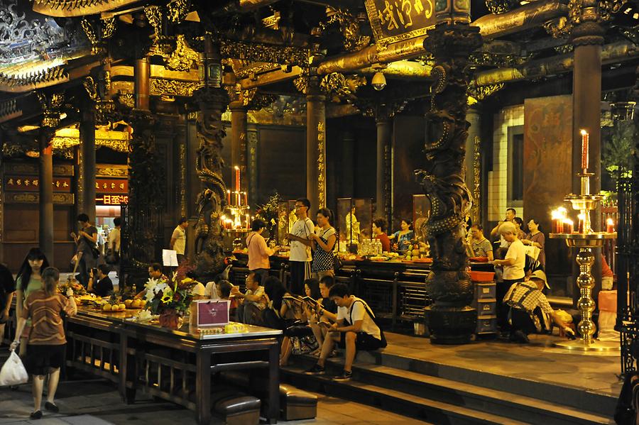 Longshan Temple at Night
