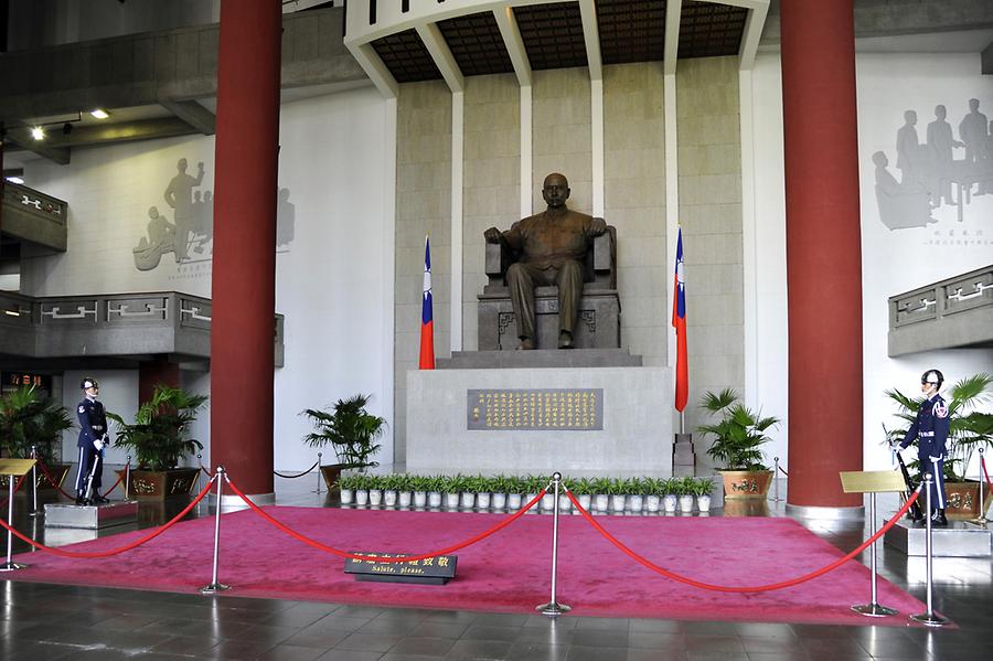 Sun Yat-sen Memorial Hall, Interior
